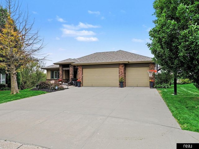 10215 Margo Street, La Vista, NE 68128