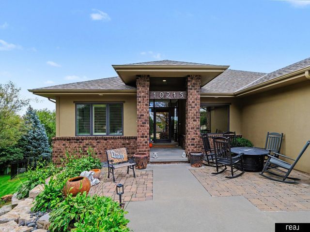 10215 Margo Street, La Vista, NE 68128