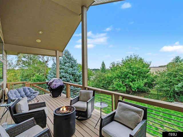 10215 Margo Street, La Vista, NE 68128