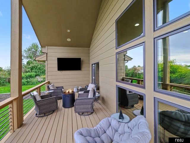 10215 Margo Street, La Vista, NE 68128