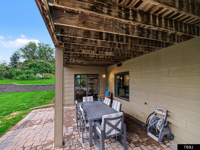 10215 Margo Street, La Vista, NE 68128