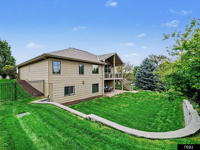 10215 Margo Street, La Vista, NE 68128