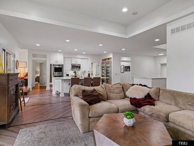 10215 Margo Street, La Vista, NE 68128