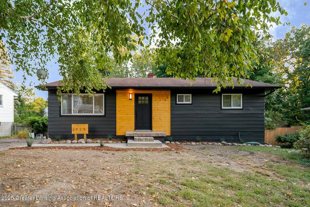 3425 Cooley Drive, Lansing, MI 48911