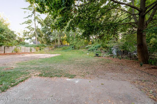 3425 Cooley Drive, Lansing, MI 48911