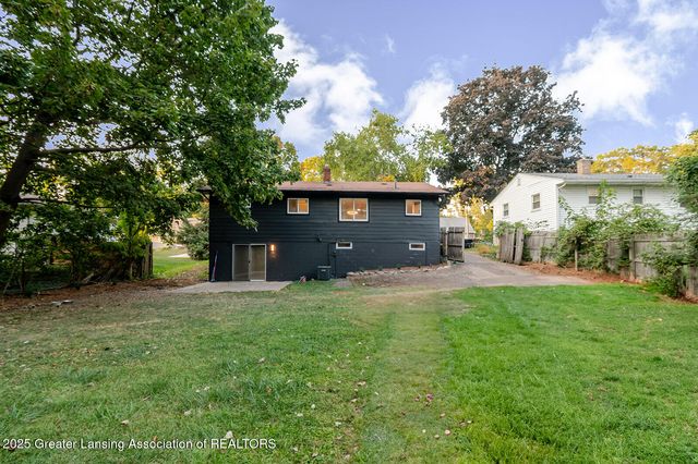 3425 Cooley Drive, Lansing, MI 48911