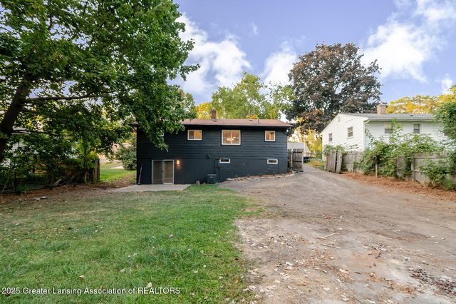 3425 Cooley Drive, Lansing, MI 48911