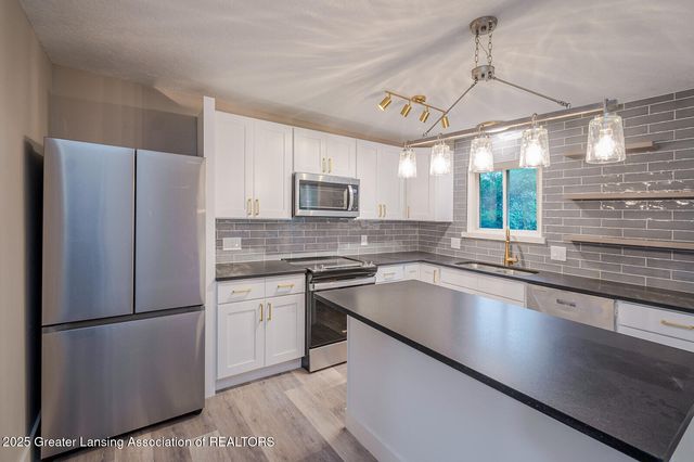 3425 Cooley Drive, Lansing, MI 48911