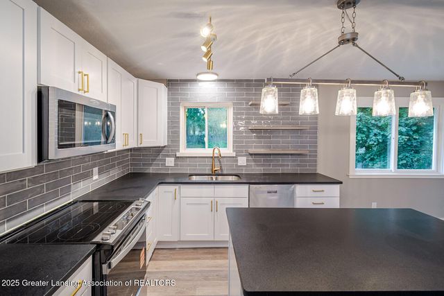 3425 Cooley Drive, Lansing, MI 48911