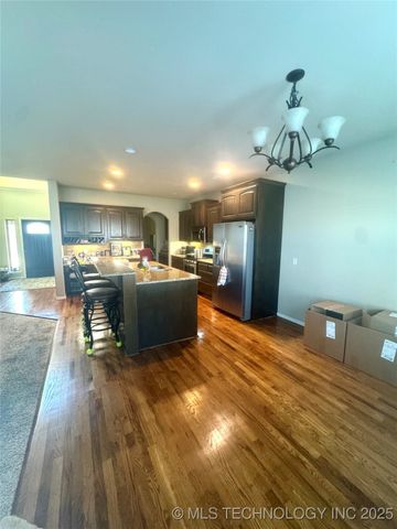 20555 E 32nd Street S, Broken Arrow, OK 74014