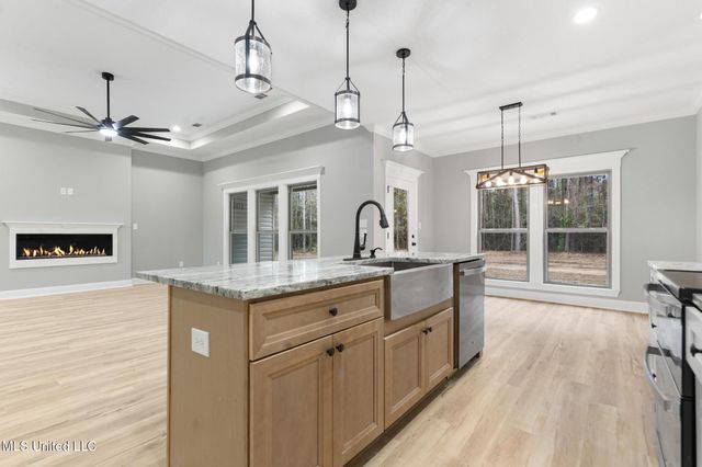 5360 Hoda Road, Kiln, MS 39556