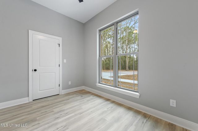 5360 Hoda Road, Kiln, MS 39556