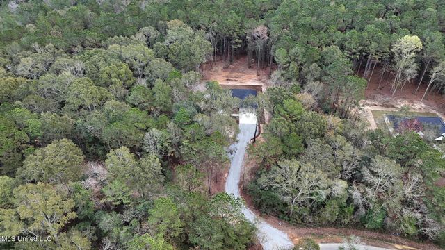 5360 Hoda Road, Kiln, MS 39556
