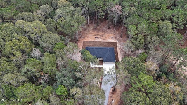 5360 Hoda Road, Kiln, MS 39556