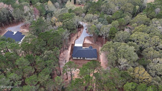 5360 Hoda Road, Kiln, MS 39556