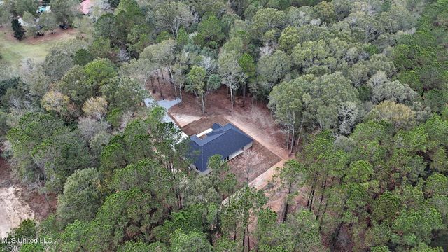 5360 Hoda Road, Kiln, MS 39556