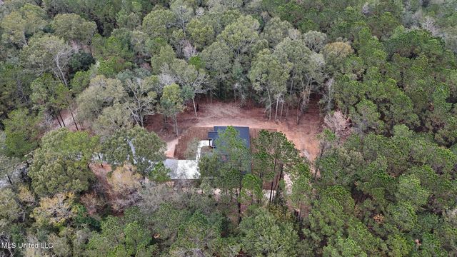 5360 Hoda Road, Kiln, MS 39556