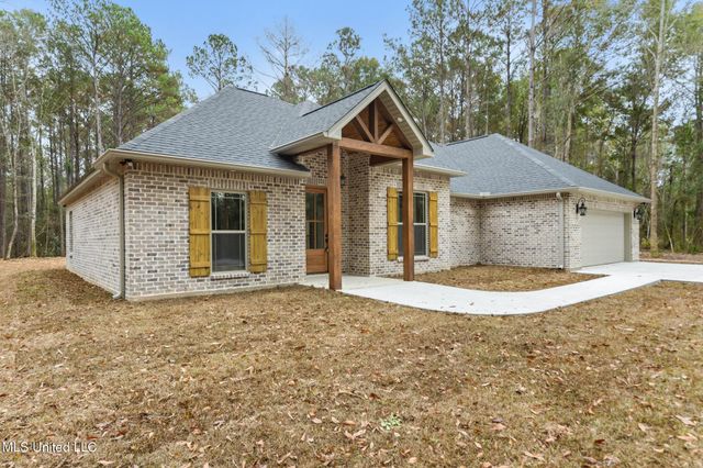 5360 Hoda Road, Kiln, MS 39556