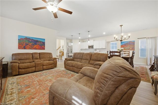1518 Waltham LN, Newport News, VA 23602