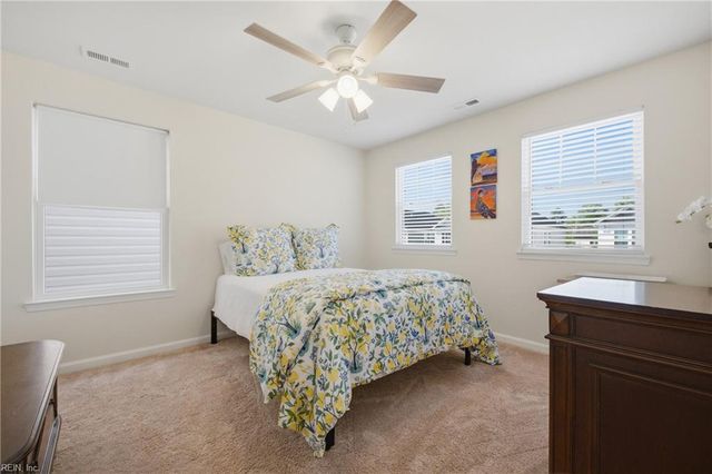 1518 Waltham LN, Newport News, VA 23602