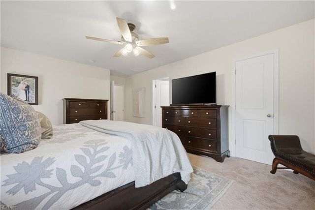 1518 Waltham LN, Newport News, VA 23602