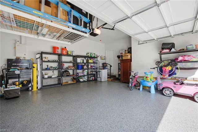 1518 Waltham LN, Newport News, VA 23602