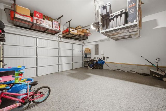 1518 Waltham LN, Newport News, VA 23602