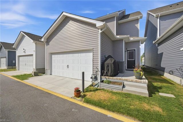 1518 Waltham LN, Newport News, VA 23602
