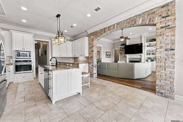 7097 Fleur De Lis, Zachary, LA 70791