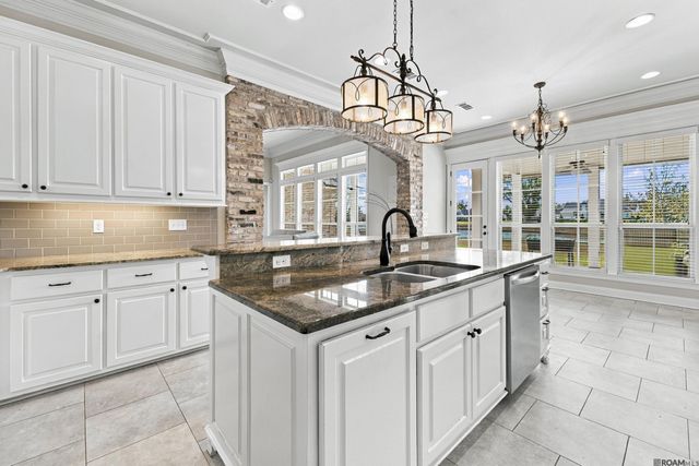 7097 Fleur De Lis, Zachary, LA 70791