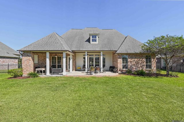 7097 Fleur De Lis, Zachary, LA 70791