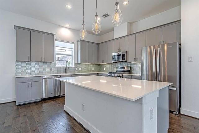 449 W 25th Street C, Houston, TX 77008