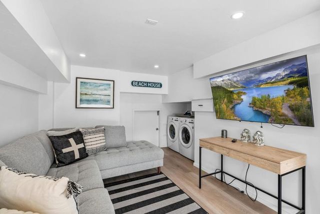 37 La Playa Street 37, Monterey, CA 93940