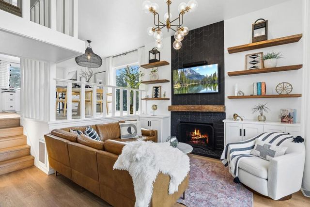 37 La Playa Street 37, Monterey, CA 93940