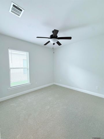 654 Beaumont Dr, Gonzales, LA 70737