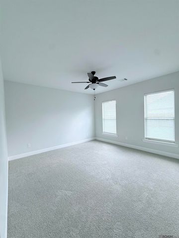 654 Beaumont Dr, Gonzales, LA 70737