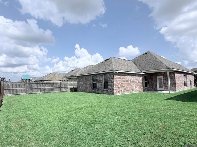 654 Beaumont Dr, Gonzales, LA 70737