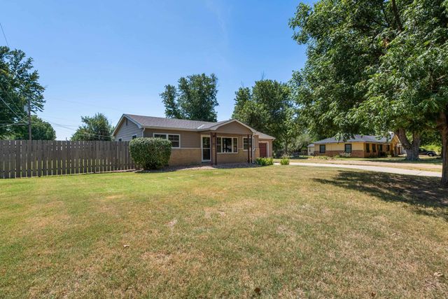 1011 W Lockwood St., Wichita, KS 67217