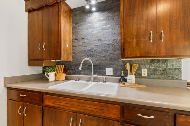 1011 W Lockwood St., Wichita, KS 67217