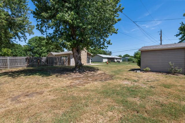 1011 W Lockwood St., Wichita, KS 67217
