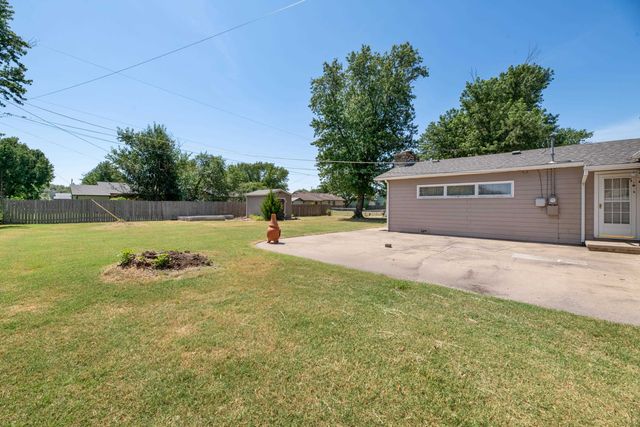 1011 W Lockwood St., Wichita, KS 67217