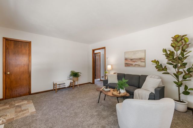 1011 W Lockwood St., Wichita, KS 67217