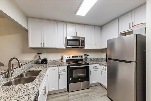 4955 KNIGHTSBRIDGE CIRCLE N, Jacksonville, FL 32244