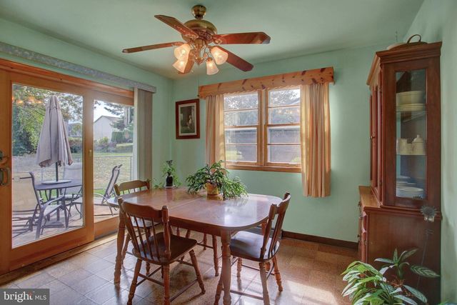 1042 LAURICH DRIVE, Chambersburg, PA 17202