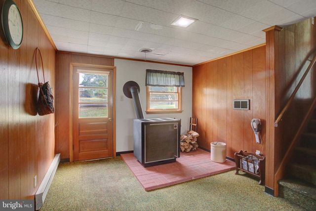 1042 LAURICH DRIVE, Chambersburg, PA 17202