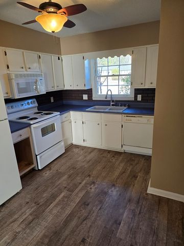 1951 Meadowbrook Circle, Dalton, GA 30720