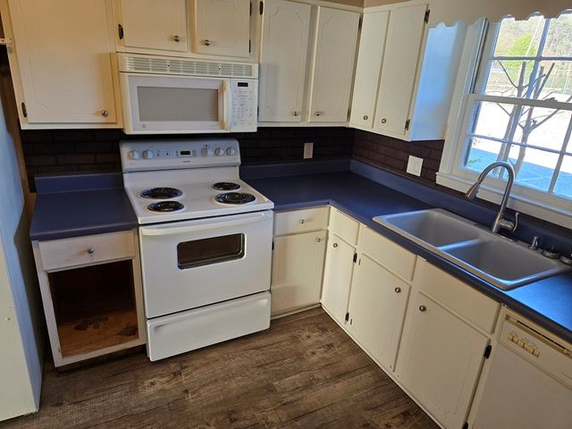 1951 Meadowbrook Circle, Dalton, GA 30720