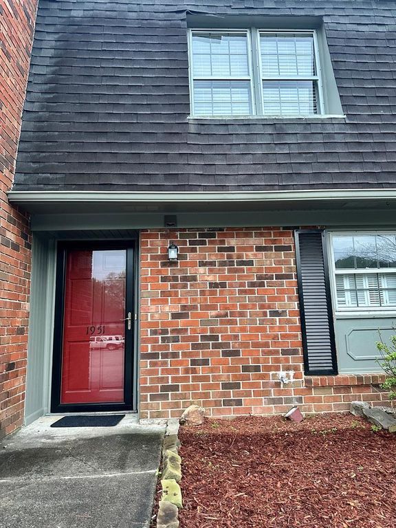 1951 Meadowbrook Circle, Dalton, GA 30720
