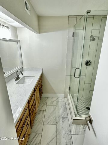 1251 E MARYLAND Avenue A, Phoenix, AZ 85014