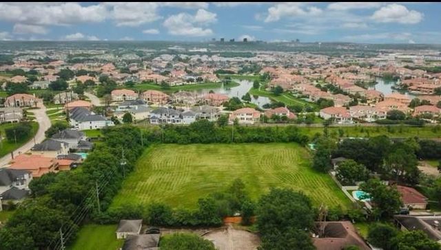 13900 Briarworth Drive, Houston, TX 77077